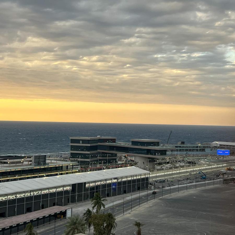 Almasarat Tower Sea View Apartment Джеда Екстериор снимка