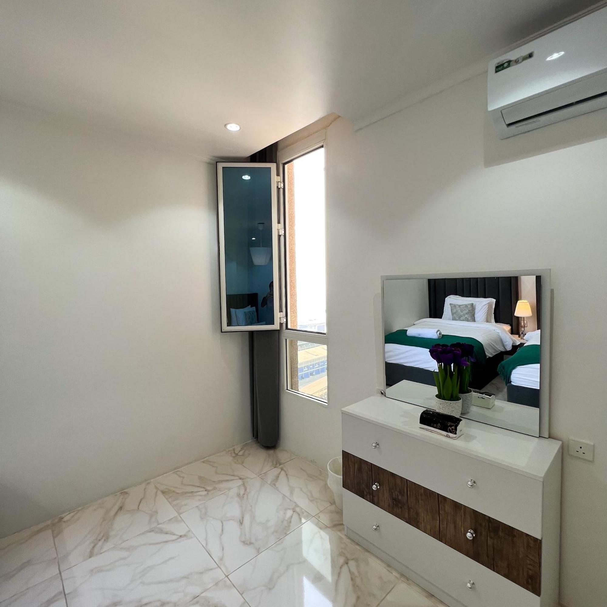 Almasarat Tower Sea View Apartment Джеда Екстериор снимка