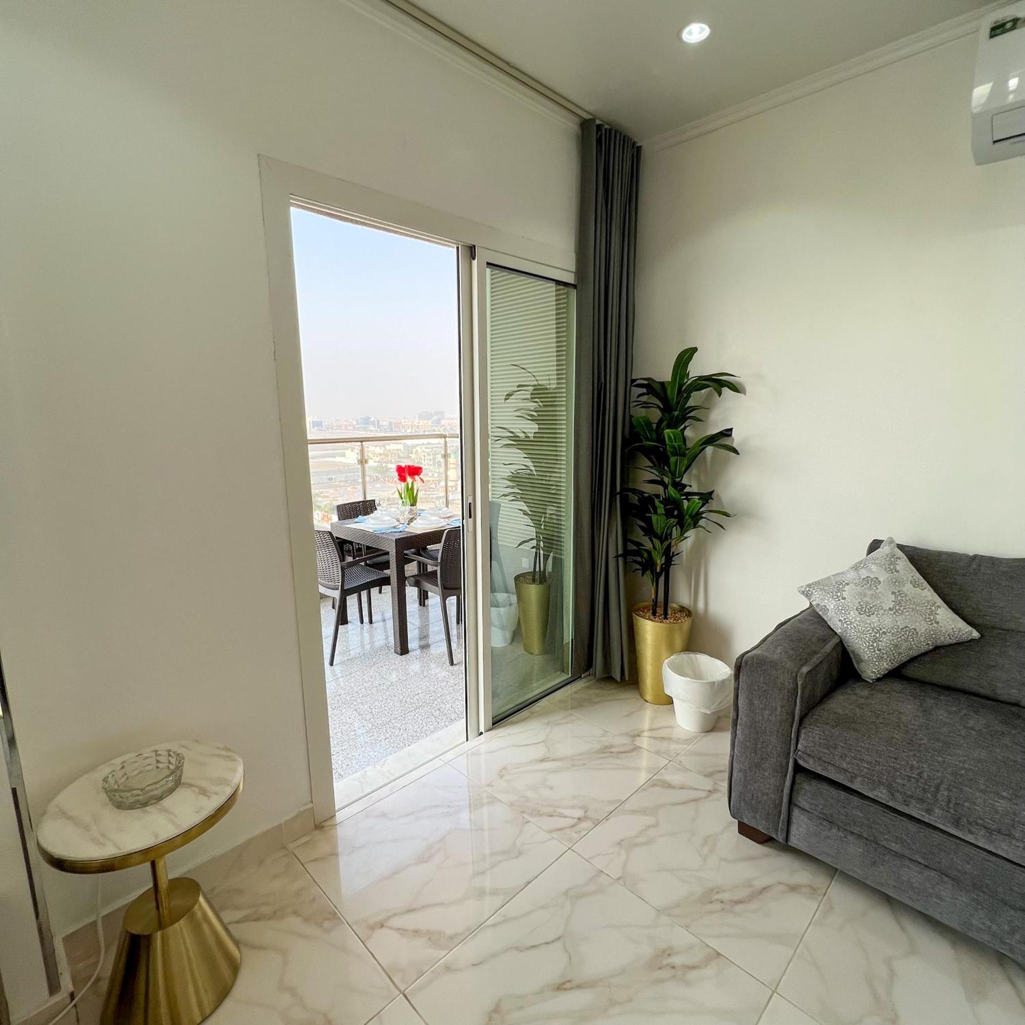 Almasarat Tower Sea View Apartment Джеда Екстериор снимка