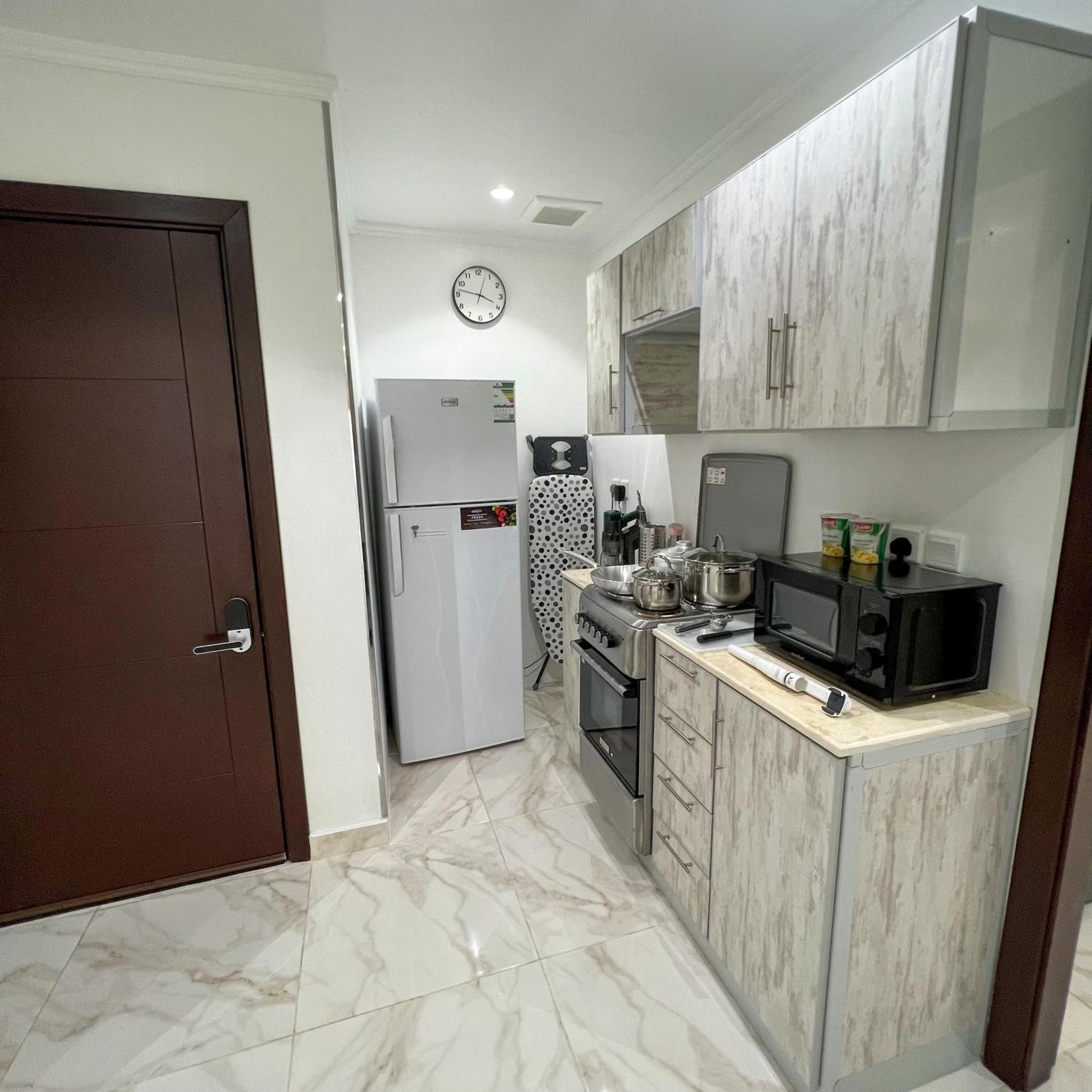 Almasarat Tower Sea View Apartment Джеда Екстериор снимка