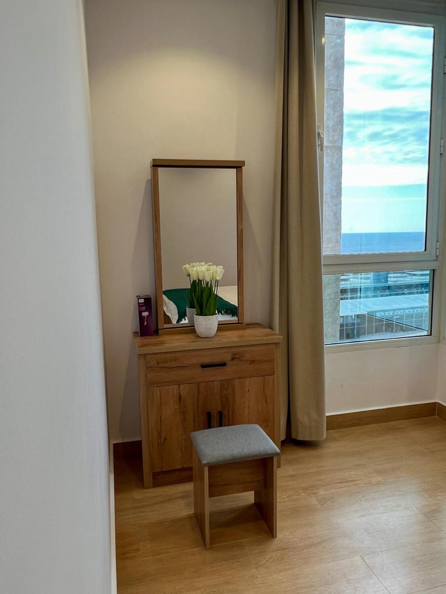 Almasarat Tower Sea View Apartment Джеда Екстериор снимка