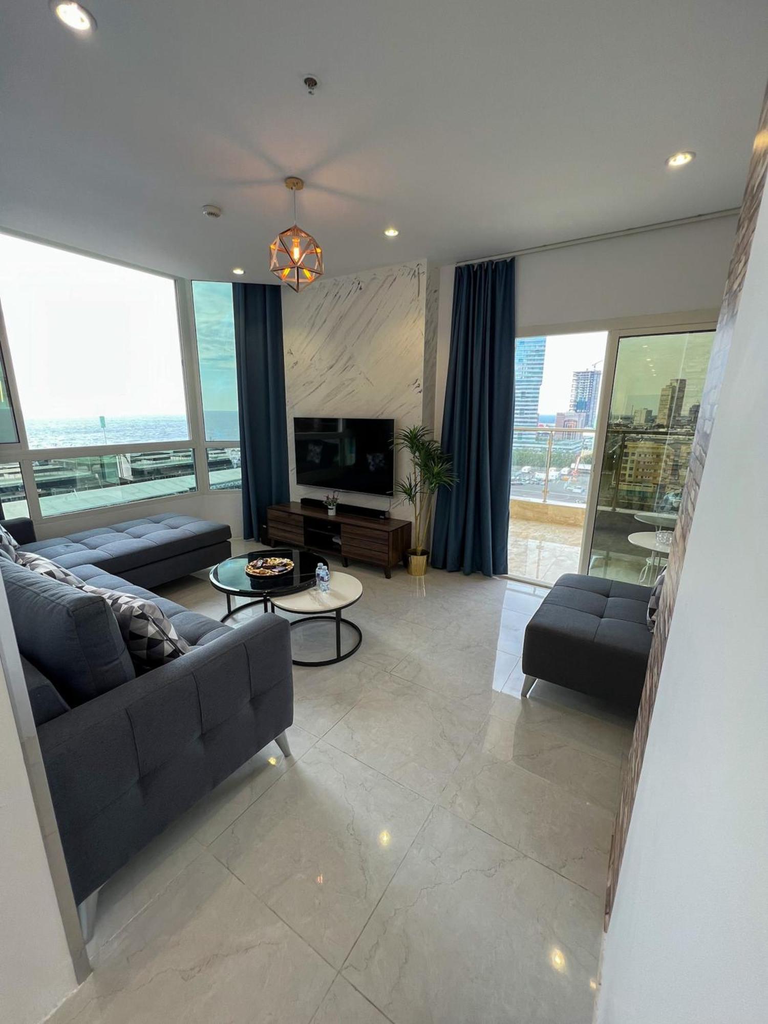 Almasarat Tower Sea View Apartment Джеда Екстериор снимка